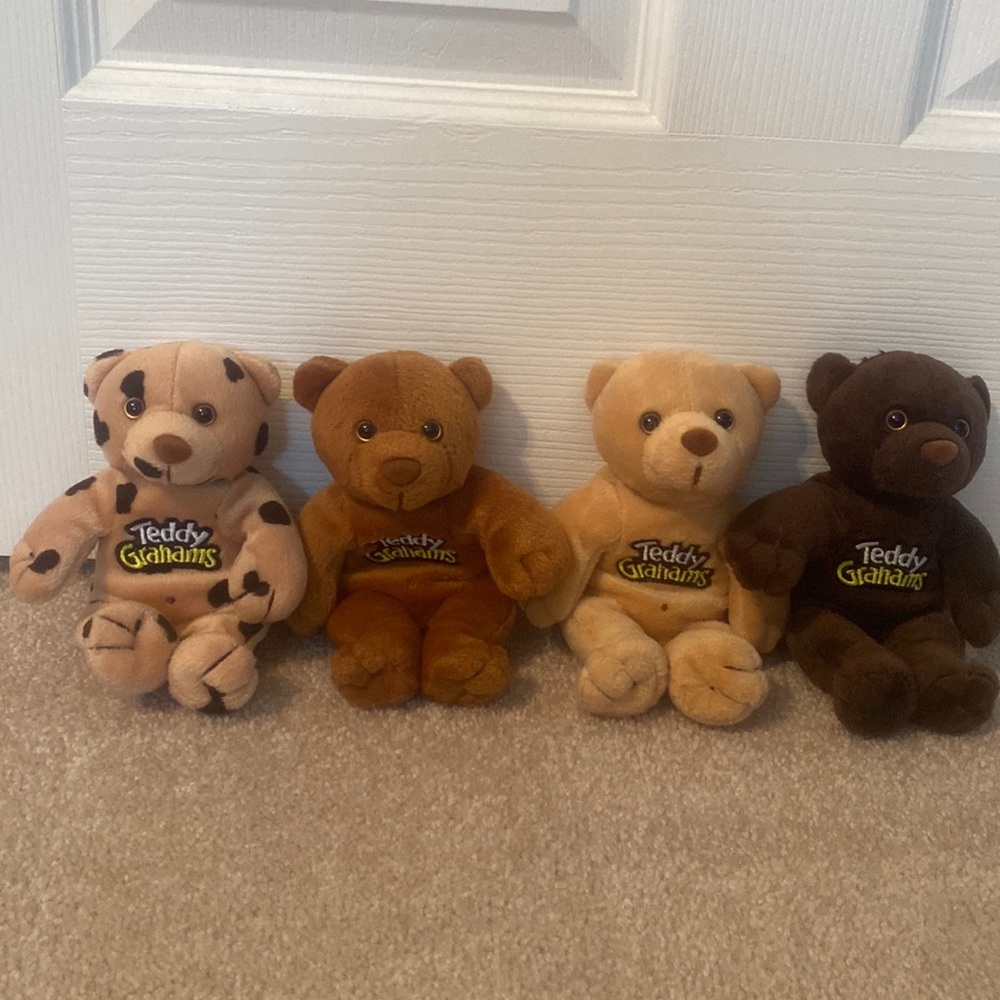 4 Collectable Teddy Grahams plush/beanie baby